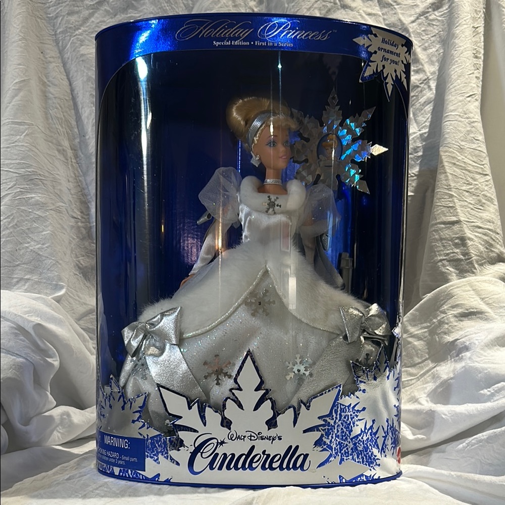 Disney Holiday Princess Cinderella Doll - White and Silver